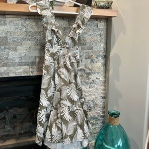 Leafy Ruffle Trim Beach Dress, size Medium